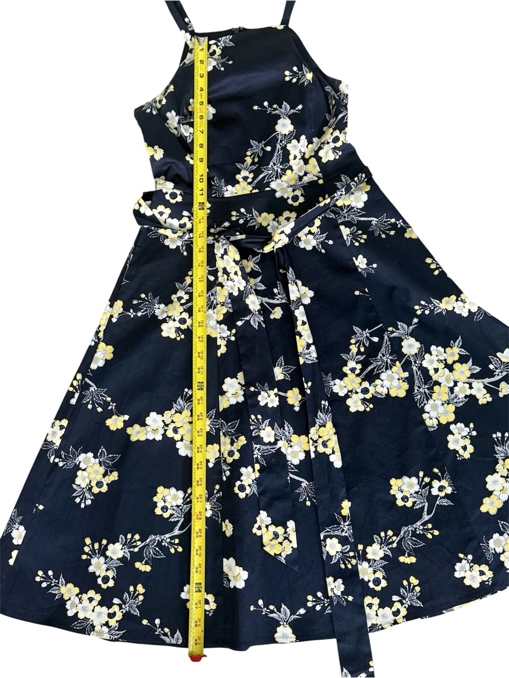 RACHEL Rachel Roy Navy Floral Midi Dress. Belt and Pockets. Stretchy. Size 4 - Picture 7 of 7